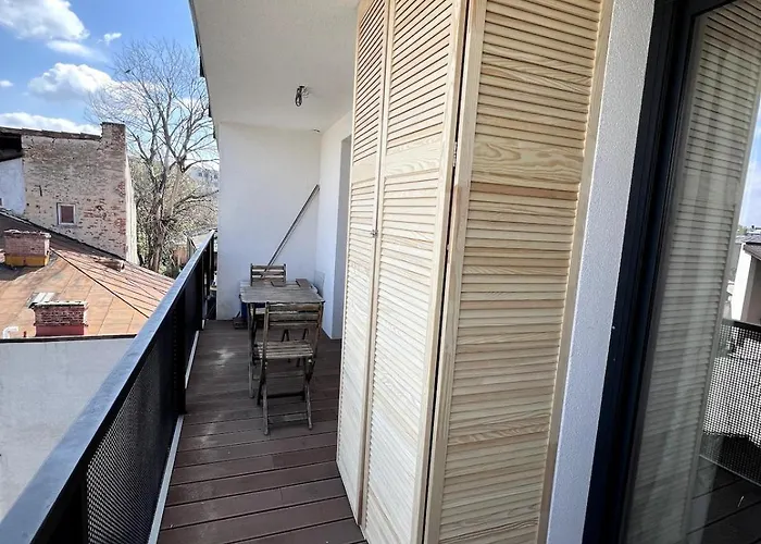Bright And Quiet 1 Bedroom