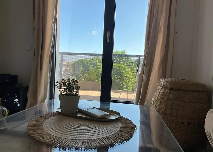 Bright And Quiet 1 Bedroom