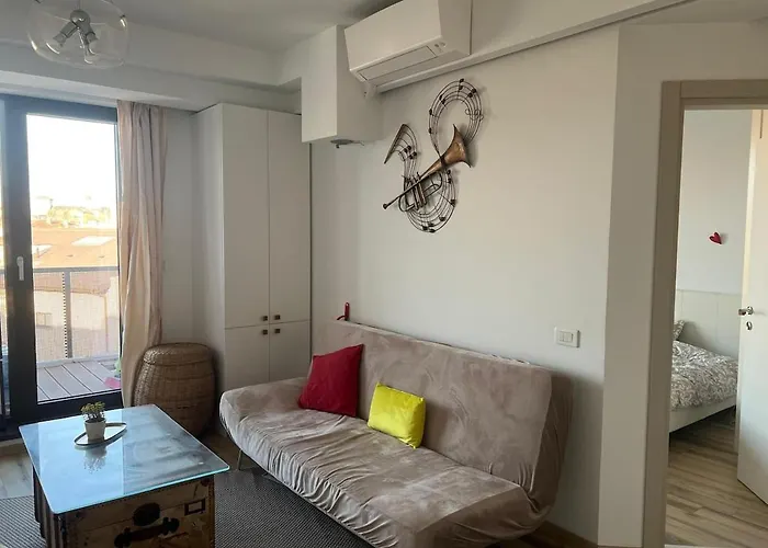 Bright And Quiet 1 Bedroom Apartament *