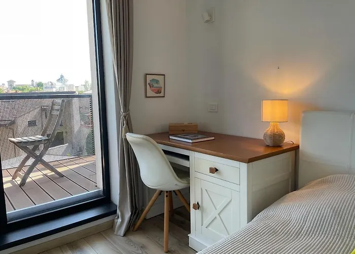 Bright And Quiet 1 Bedroom Apartament *