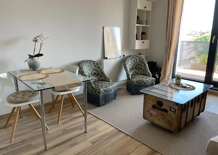 Bright And Quiet 1 Bedroom